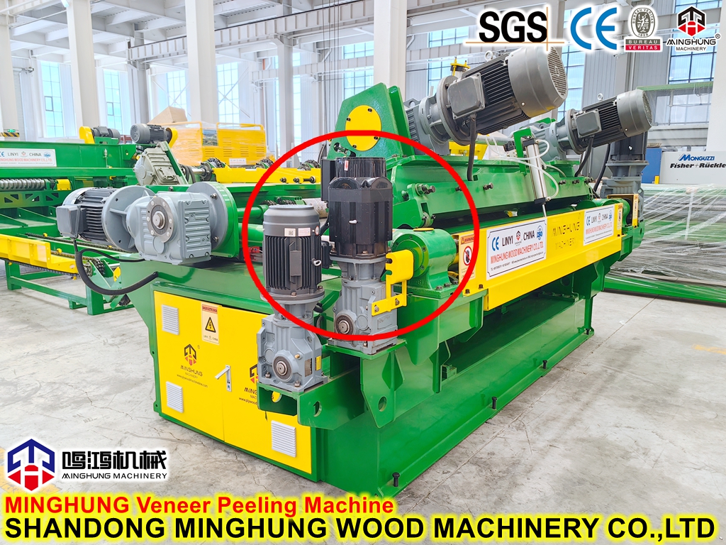 Токарный станок для лущения шпона