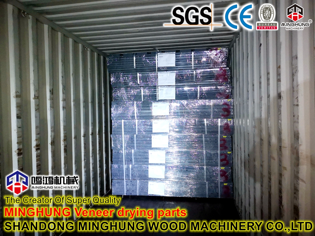 Загрузка деталей для сушки шпона